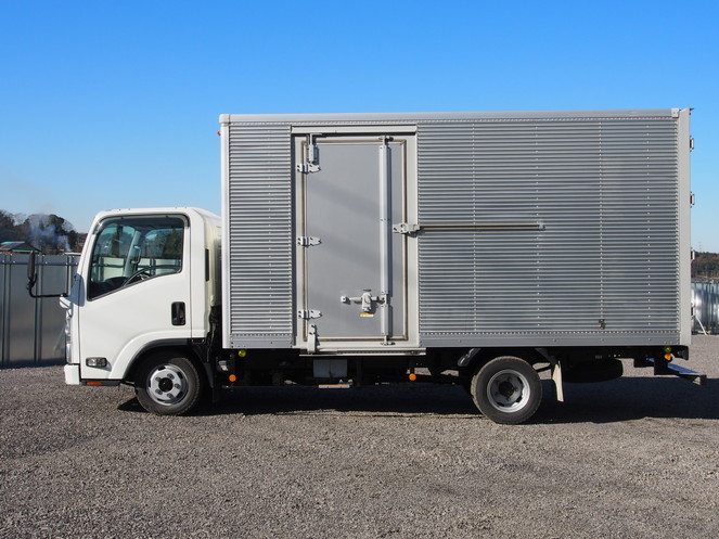 いすゞ エルフ バン車 小型 BKG-NLR85AN 年式 H21[写真08]