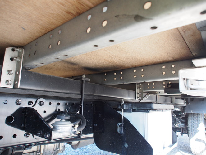 いすゞ エルフ バン車 小型 BKG-NLR85AN 年式 H21[写真25]