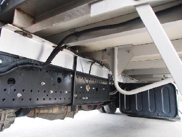 いすゞ フォワード 冷凍バン 中型 PKG-FRR90S2 年式 H22 [写真17]