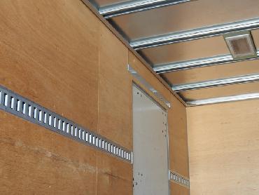 いすゞ エルフ バン車 小型 BKG-NLR85AN 年式 H21 [写真15]