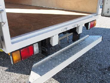 いすゞ エルフ バン車 小型 BKG-NLR85AN 年式 H21 [写真16]