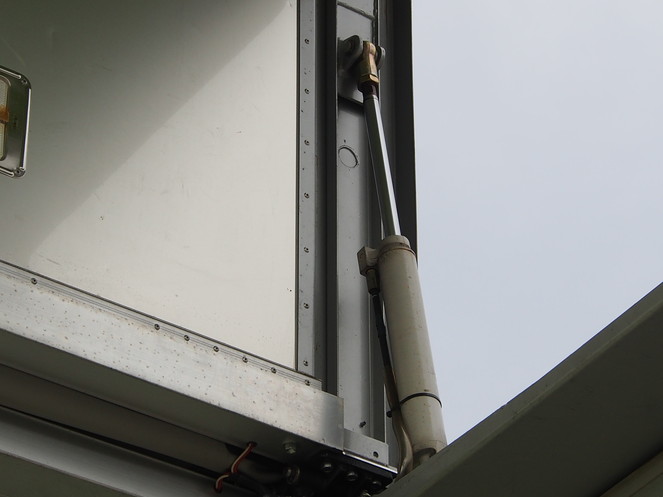 日野 グランドプロフィア ウイング車 大型 BKG-FW1EXYG 年式 H18[写真16]