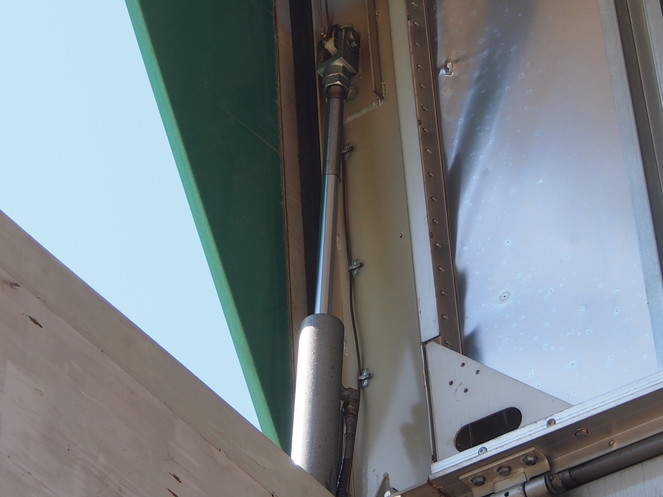 三菱ふそう ファイター ウイング車 中型 KK-FK61FM 年式 H16[写真13]