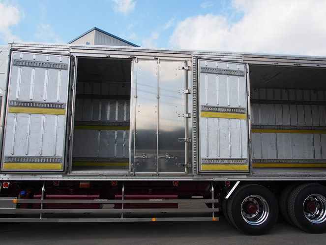 いすゞ ギガ 冷凍バン 大型 LKG-CYL77A 年式 H24[写真09]