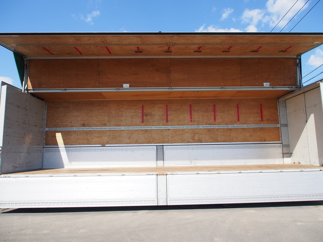 いすゞ ギガ ウイング車 大型 PDG-CYJ77W8 年式 H20[写真11]