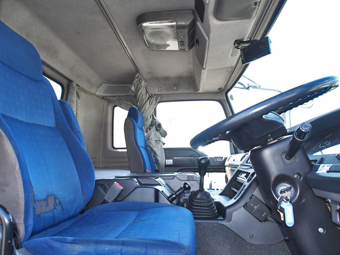 いすゞ ギガ ウイング車 大型 PDG-CYJ77W8 年式 H20[写真18]