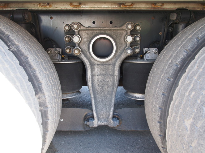 いすゞ ギガ ウイング車 大型 PDG-CYJ77W8 年式 H20[写真24]