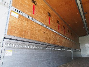 いすゞ ギガ ウイング車 大型 PDG-CYJ77W8 年式 H20 [写真15]