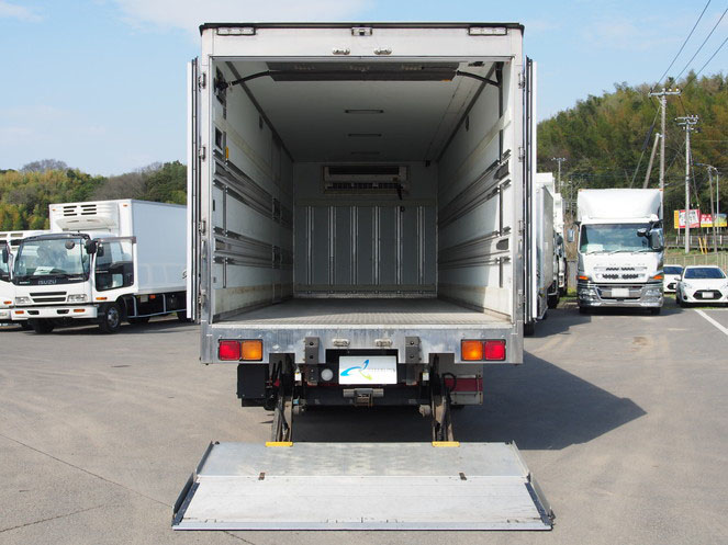 いすゞ フォワード 冷凍バン 中増t PKG-FSR34T2 年式 H21[写真12]