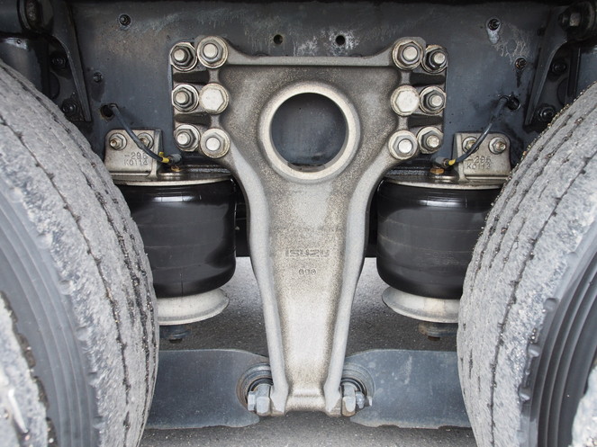 いすゞ ギガ ウイング車 大型 PKG-CYJ77W8 年式 H22[写真25]