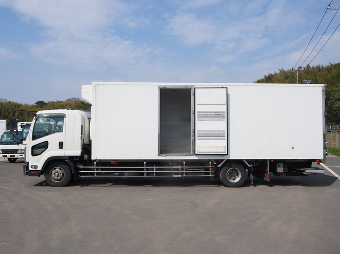 いすゞ フォワード 冷凍バン 中増t PKG-FSR34T2 年式 H21[写真07]