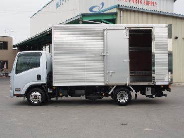 いすゞ エルフ バン車 小型 BKG-NPR85AN 年式 H22 [写真07]