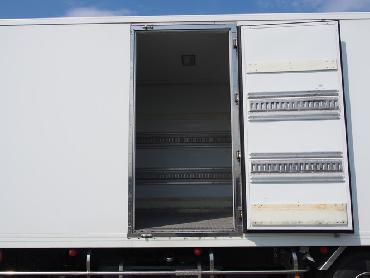 いすゞ フォワード 冷凍バン 中増t PKG-FSR34T2 年式 H21 [写真11]