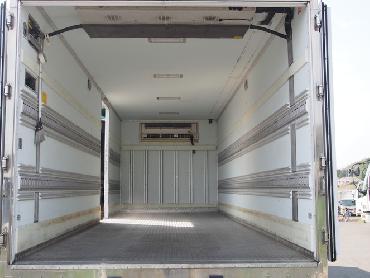 いすゞ フォワード 冷凍バン 中増t PKG-FSR34T2 年式 H21 [写真16]