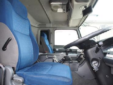 いすゞ ギガ ウイング車 大型 PKG-CYJ77W8 年式 H22 [写真18]