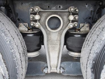 いすゞ ギガ ウイング車 大型 PKG-CYJ77W8 年式 H22 [写真25]