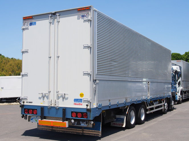 いすゞ ギガ ウイング車 大型 PKG-CYJ77W8 年式 H22[写真06]