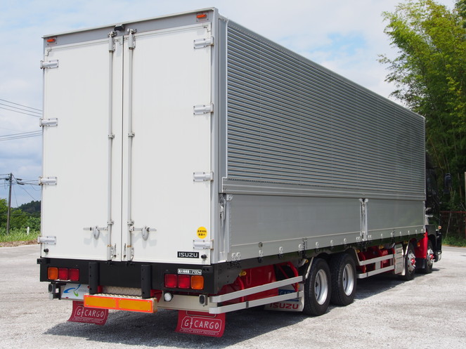 いすゞ ギガ ウイング車 大型 LKG-CYJ77A 年式 H22[写真06]