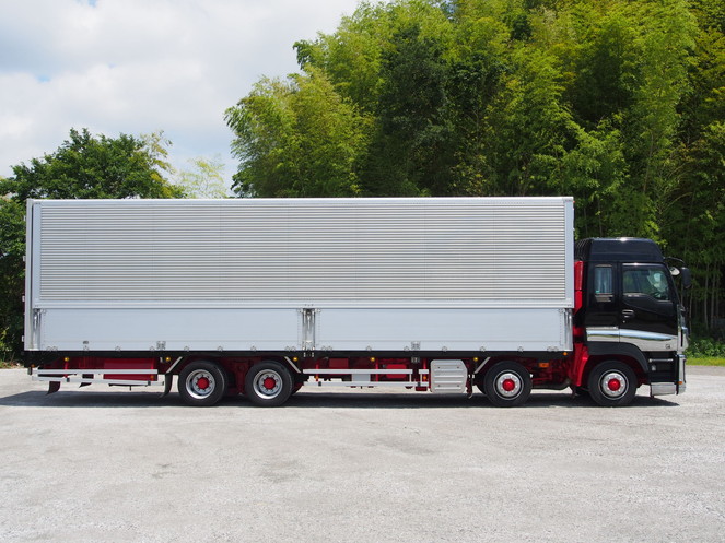 いすゞ ギガ ウイング車 大型 LKG-CYJ77A 年式 H22[写真07]