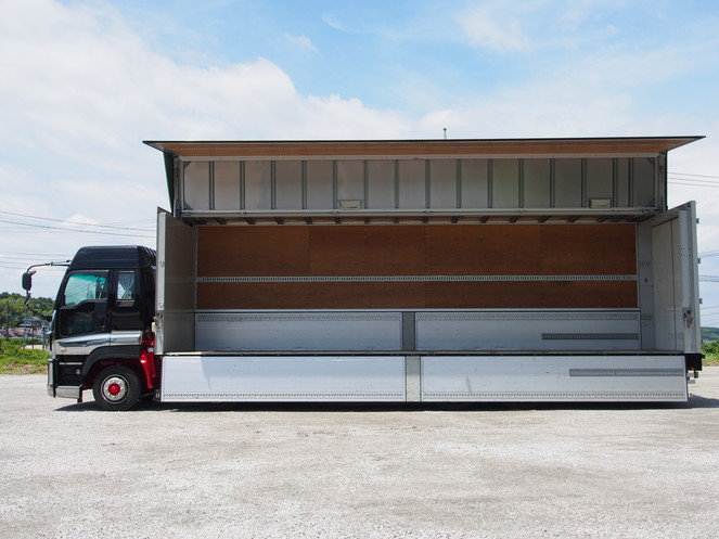 いすゞ ギガ ウイング車 大型 LKG-CYJ77A 年式 H22[写真10]