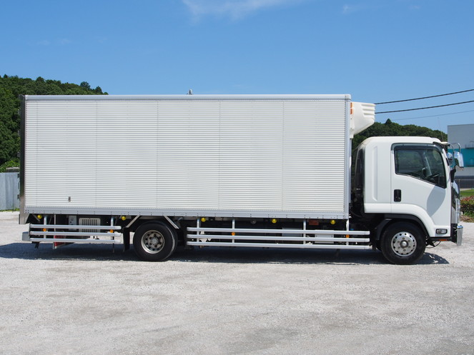 いすゞ フォワード 冷凍バン 中増t PKG-FSR34T2 年式 H22[写真05]