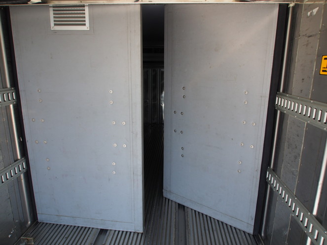 いすゞ フォワード 冷凍バン 中増t PKG-FSR34T2 年式 H22[写真20]