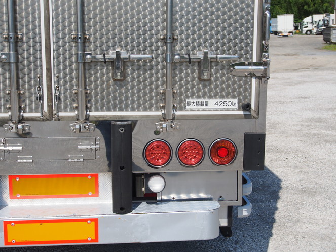 いすゞ フォワード 冷凍バン 中増t PKG-FSR34T2 年式 H22[写真13]