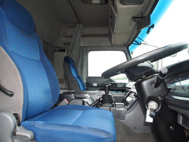 いすゞ ギガ ウイング車 大型 PKG-CYJ77W8 年式 H19[写真15]