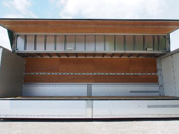 いすゞ ギガ ウイング車 大型 LKG-CYJ77A 年式 H22 [写真11]