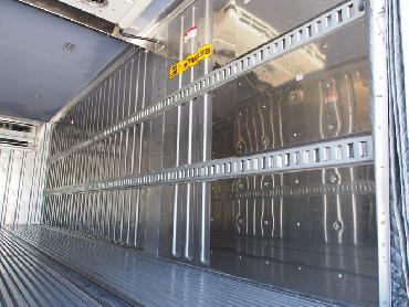 いすゞ フォワード 冷凍バン 中増t PKG-FSR34T2 年式 H22 [写真18]