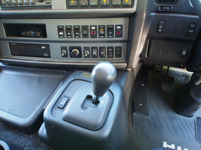 日野 グランドプロフィア 冷凍ウイング 大型 BKG-FR1EZYJ 年式 H22[写真28]