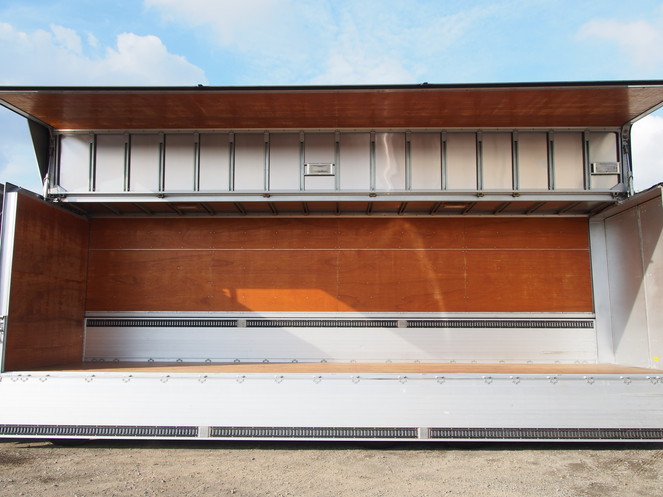 いすゞ ギガ ウイング車 大型 PKG-CYJ77W8 年式 H21[写真11]