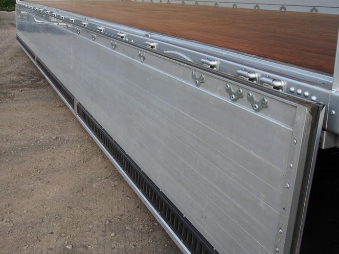 いすゞ ギガ ウイング車 大型 PKG-CYJ77W8 年式 H21[写真12]