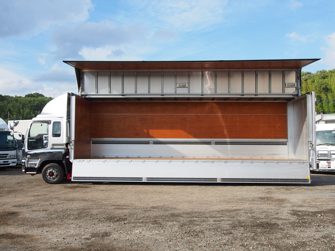 いすゞ ギガ ウイング車 大型 PKG-CYJ77W8 年式 H21[写真10]