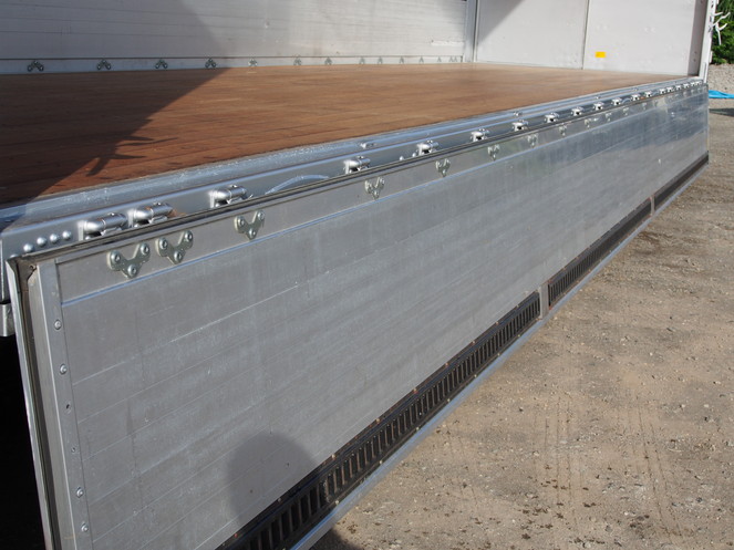 いすゞ ギガ ウイング車 大型 PKG-CYJ77W8 年式 H21[写真13]