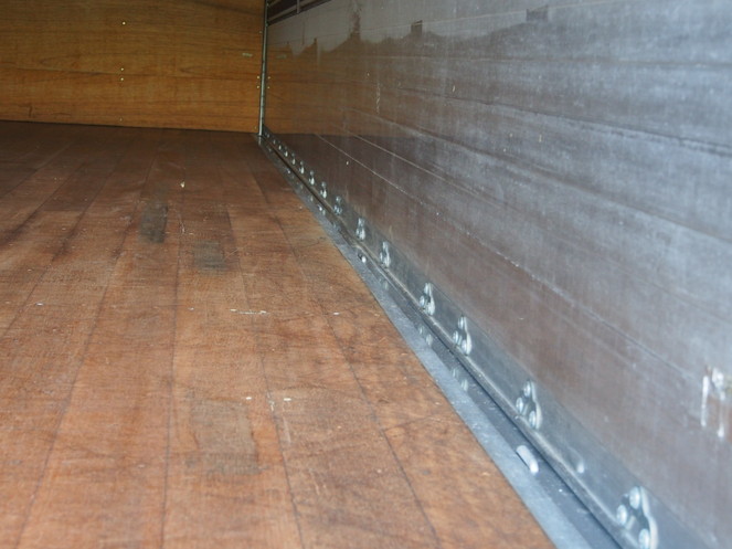 いすゞ ギガ ウイング車 大型 PKG-CYJ77W8 年式 H21[写真17]