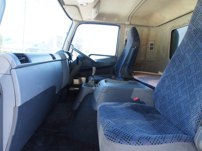 三菱ふそう ファイター ウイング車 中型 PDG-FK64F 年式 H22[写真17]