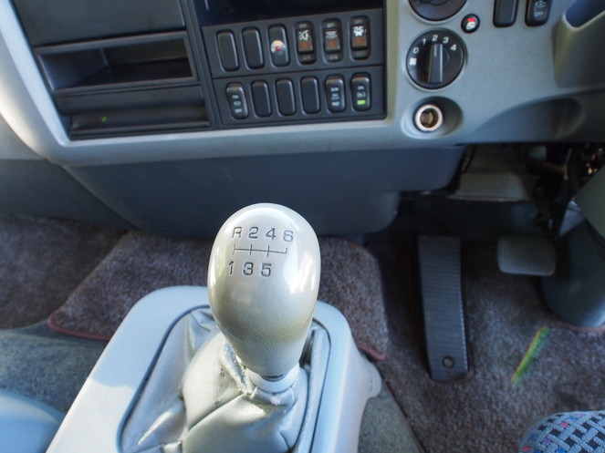 三菱ふそう ファイター ウイング車 中型 PDG-FK64F 年式 H22[写真18]