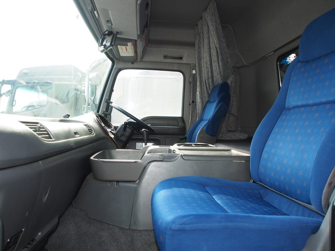 いすゞ ギガ ウイング車 大型 LKG-CYJ77A 年式 H23[写真16]