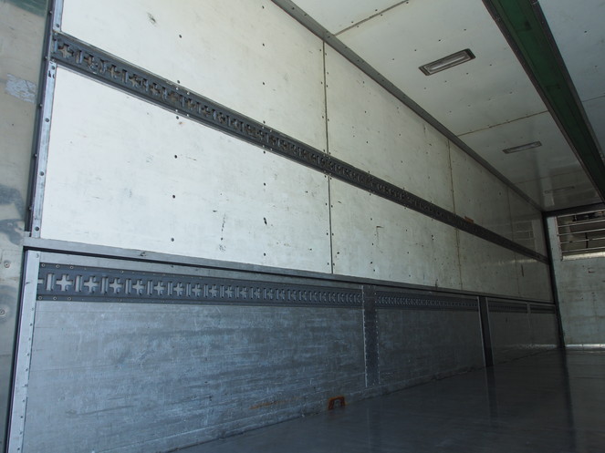 いすゞ ギガ 冷凍ウイング 大型 PJ-CYJ51W5 年式 H17[写真24]