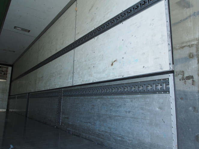 いすゞ ギガ 冷凍ウイング 大型 PJ-CYJ51W5 年式 H17[写真25]