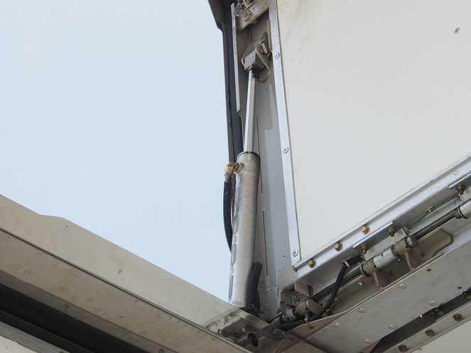 三菱ふそう ファイター 冷凍ウイング 中型 PA-FK61F 年式 H18[写真18]