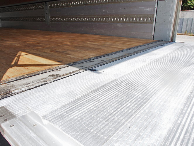 日野 レンジャー ウイング車 中型 BDG-FD8JLWG 年式 H20[写真18]