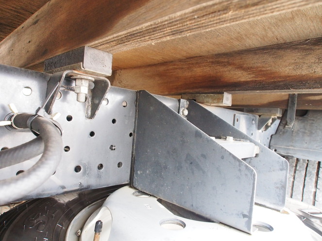 いすゞ エルフ 平ボディ 小型 BKG-NJR85A 年式 H22[写真21]