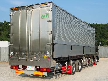 いすゞ ギガ 冷凍ウイング 大型 PJ-CYJ51W5 年式 H17 [写真07]