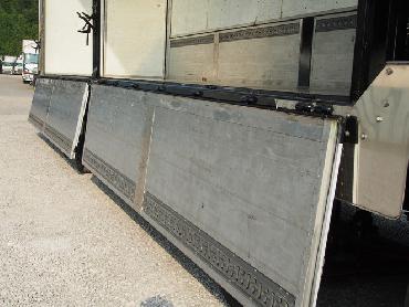 いすゞ ギガ 冷凍ウイング 大型 PJ-CYJ51W5 年式 H17 [写真17]