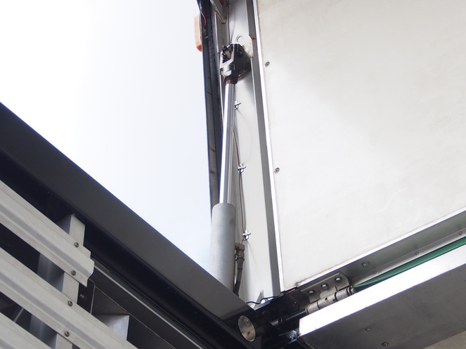 三菱ふそう スーパーグレート 冷凍ウイング 大型 KL-FS54JVZ 年式 H16[写真22]