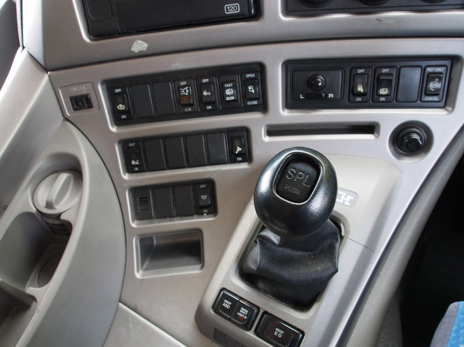 UDトラックス クオン ウイング車 大型 PKG-CG4ZA 年式 H21[写真26]