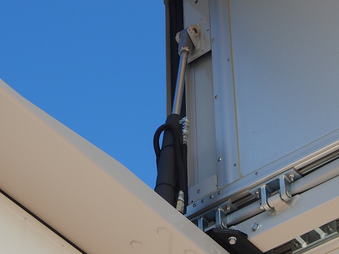 三菱ふそう スーパーグレート ウイング車 大型 QPG-FS64VZ 年式 H27[写真20]