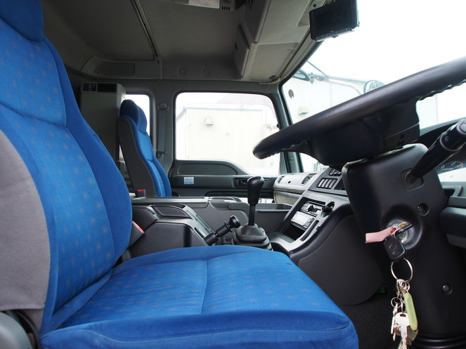 いすゞ ギガ ウイング車 大型 LKG-CYJ77A 年式 H23[写真26]